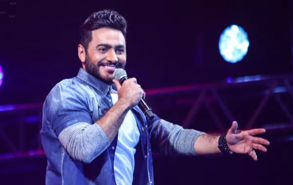 هل قدم تامر حسني نسخة مقلدة من أغنية "المليونيرات" بعد 28 عاماً على صدورها؟