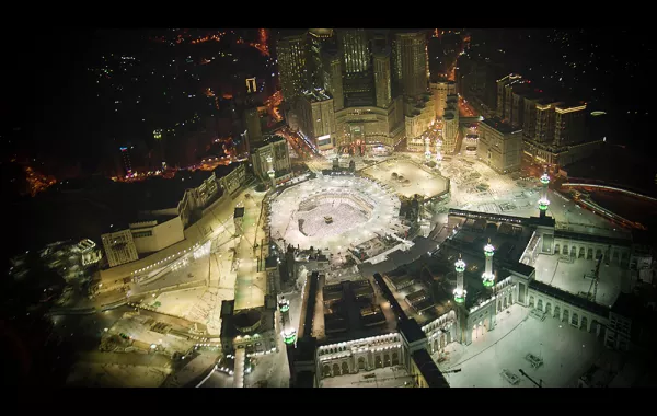 فيديو.. طيار سعودي وثّق مشهداً مذهلاً لـلحرم المكي