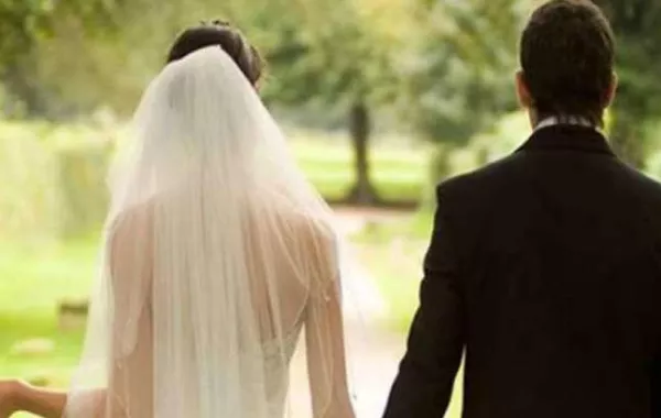 فيديو.. انهيار أرضية يثير الهلع في زفاف بالصين