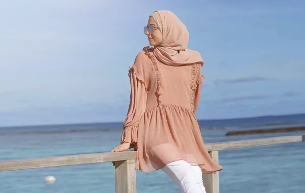 أفكار ملابس للمحجبات على الشاطئ