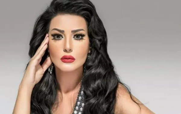 صورة سمية الخشاب بالحجاب تثير التساؤلات عن اعتزالها الفن