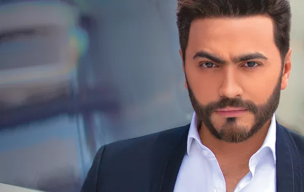بالصور: تامر حسني يعلن نهاية عصر الـ  CDفي ألبومات الغناء
