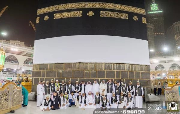 الرئاسة ترفع ستار الكعبة استعداداً لموسم حج 1439هـ