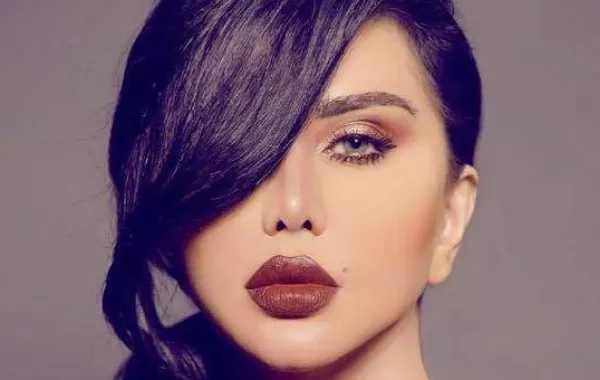 جيني إسبر  تشبّه الرجل بالسطل وباسم ياخور يرد عليها