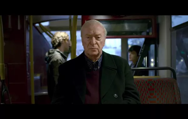 بالفيديو: مايكل كين يخطط للسطو على مجوهرات لندن  في " King of Thieves"