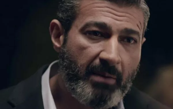 فيديو: ياسر جلال يستعين بشقيقه رامز للتبرؤ من تغريدات تويتر المحرجة