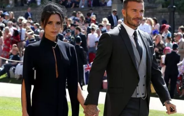 فساتين النجمات عند حضورهنّ حفلات زفاف خاصة