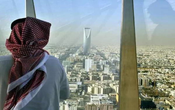 العمل: 300 ألف وظيفة للسعوديين في قطاع التشغيل والصيانة