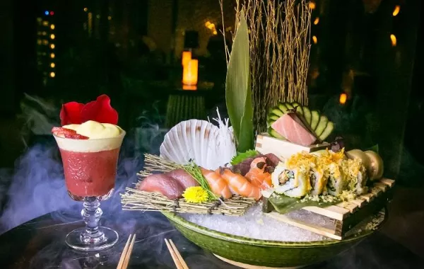 أشهى أطباق السوشي في «بودا-بار بيتش» منتجع سانت ريجيس السعديات