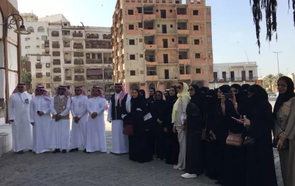 خاص سيدتي.. د. نادية قربان تحصل على أول رخصة نسائية للإرشاد السياحي بجدة