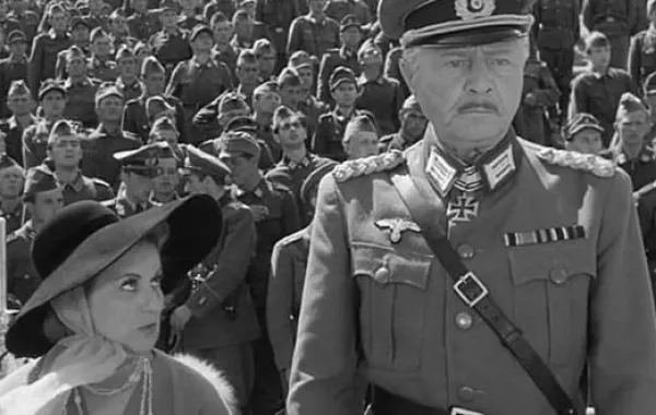 أحد القادة الألمان النازيين من العمل.jpeg