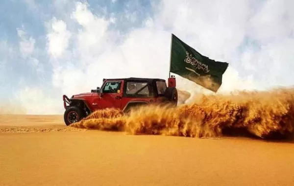 بالفيديو والصور: 30 شابة سعودية يمارسن التطعيس في رمال الصحراء