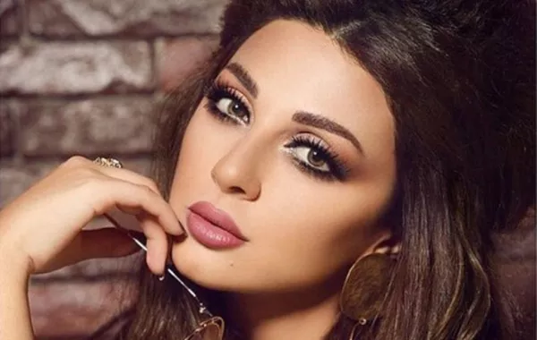ميريام فارس تلاعب طفلها بهذه الطريقة المرحة