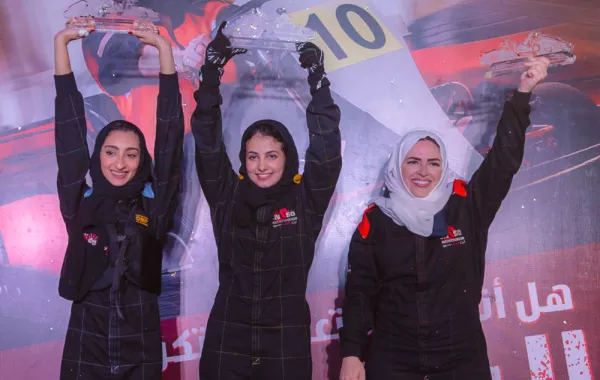 الفائزات الثلاث في أول سباق نسائي للكارتنج جمعهن حب السيارات والتحدي