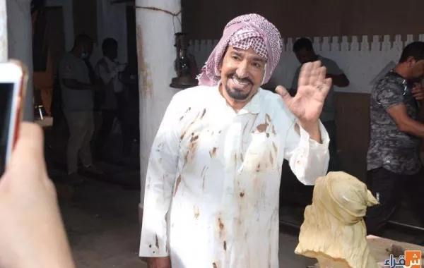 عبدالله السدحان يشوِّق متابعيه بعرض مسرحي