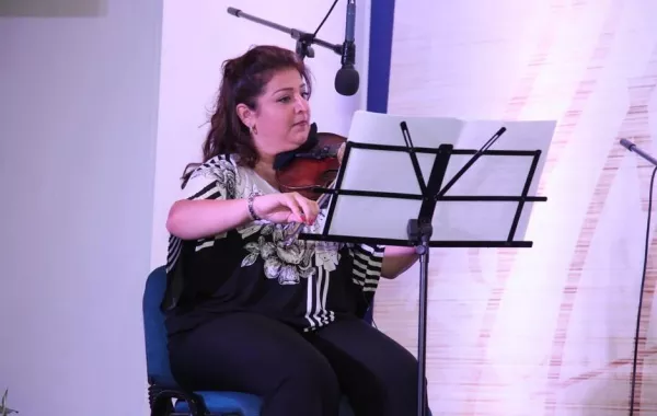 ابنة الفنان الراحل الموسيقية عبيدة ماضي.jpg