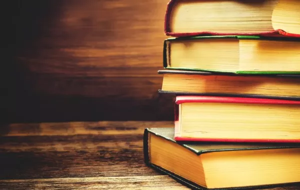 اكتشاف كتاب يحتوى بداخله على "قنبلة" في إسبانيا
