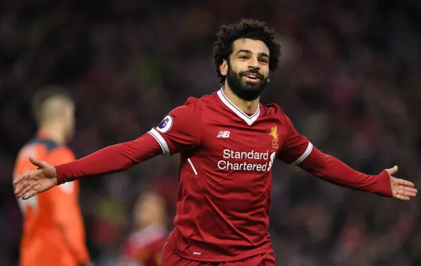 بريطاني يحاضر بـ 700 طبيب وهو يرتدي قميص "محمد صلاح"
