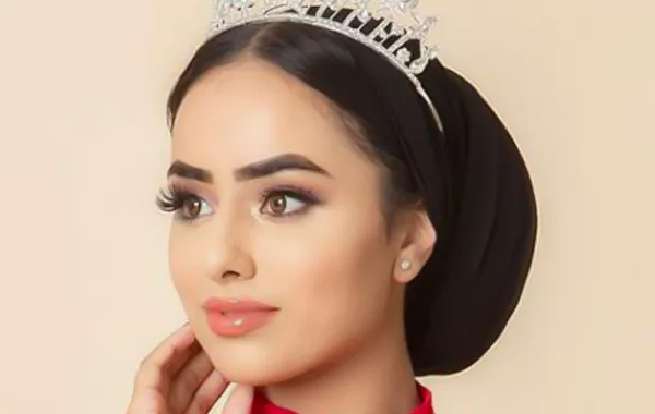 أول مسلمة محجبة في نهائيات ملكة جمال إنكلترا