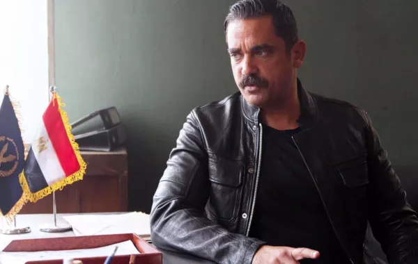 انسحاب المخرج بيتر ميمي من فيلم "حملة فرعون" هل رفض التعامل مع محمد رمضان؟
