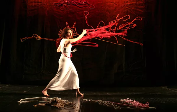 افتتاح مهرجان الصواري المسرحي الدولي للشباب في البحرين