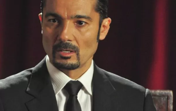 خالد النبوي لن يقدر على قبول العزاء في والدته