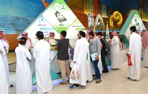 «الإرشاد الجامعي» يعرف 8 آلاف طالب بالتخصصات العلمية والخدمات بجامعة «المؤسس»