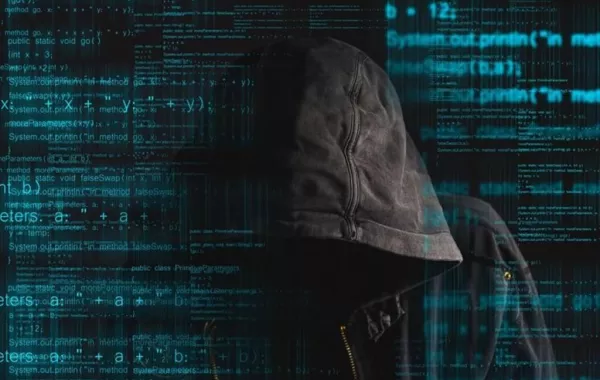 إنهاء خدمات موظفين بسبب اختراق شركاتهم الكترونيًا
