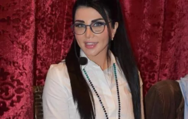 جيني اسبر تعلق نشاطها على مواقع التواصل: " مغلق حتى أستعيد نفسي "