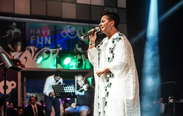 بمناسبة اليوم الوطني 88.. داليا مبارك وشمّة حمدان تطربان زوار «سيتي ووك» 