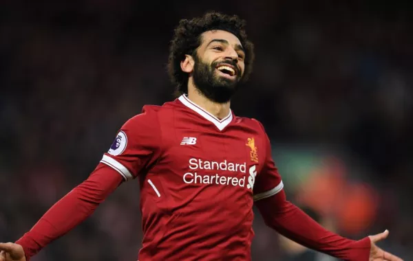 بالفيديو: طفل يبكي فرحًا بعد حصوله على قميص محمد صلاح