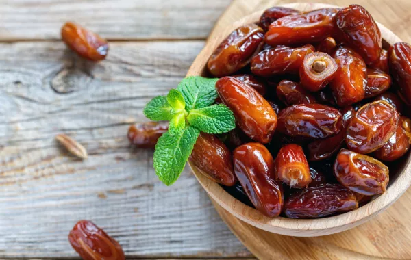 فوائد التمر للأطفال حديثي الولادة