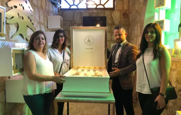 قرية بدر حسون البيئية تكرّم بابا الفاتيكان بهدية مميّزة