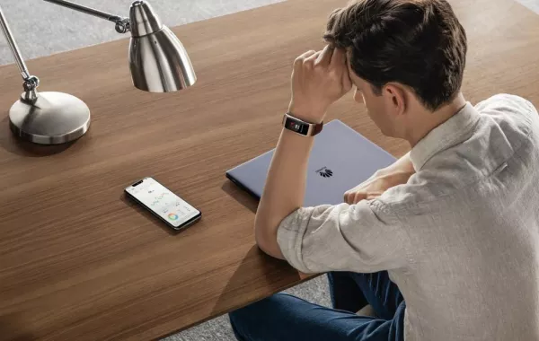 ساعة HUAWEITalkBand B5 الذكية لمراقبة الصحة