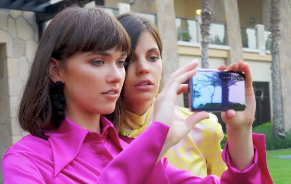 هاتف HUAWEI P20 Pro للمرأة العصرية يتفوق على منافسيه في التصوير الفوتوغرافي الاحترافي 