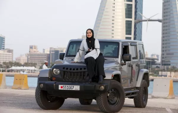 شابات سعوديات يُشاركن في فعالية كبيرة لسباق "الفورمولا" في البحرين