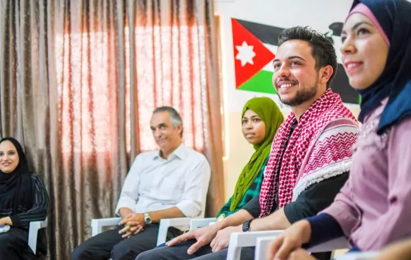 أثناء زيارة الأمير الحسين لمركز شابات دير علا في محافظة البلقاء.jpg
