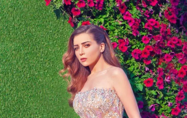مي عز الدين تطلق «أبلكيشن» خاصاً بها