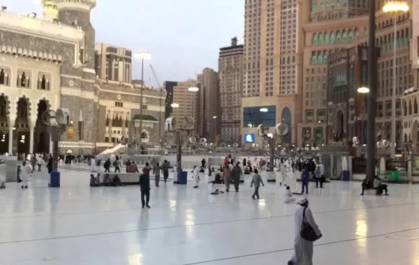 السعودية تدرس حماية الحرمين الشريفين بـ"التفتيش الإلكتروني"
