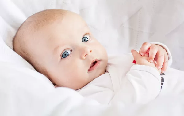 10 أسماء مواليد جديدة مكونة من ثلاثة أحرف