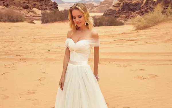 لون العاج لفستان زفافكِ هذا الموسم