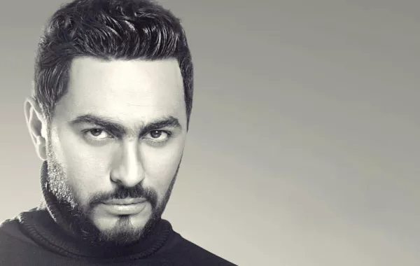 نجوم الفن يدعمون تامر حسني في أزمته الصحية