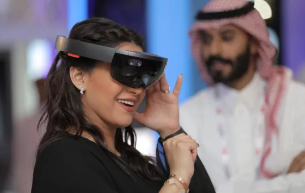 "هيئة السياحة" تطلق أول تطبيق عالمي يدمج 3 تقنيات متطورة