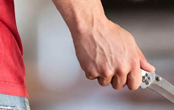 يذبح عروسه بعد 9 أيام من الزواج في ظروف غامضة
