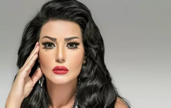 في يوم ميلادها ال 52 وعيد زواجها الأول: 10 محطات في مسيرة سمية الخشاب