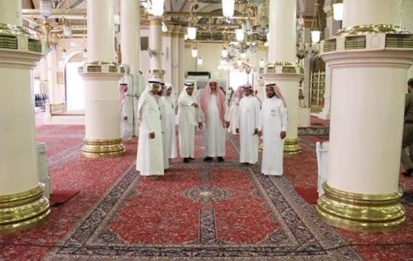 تجديد سجاد المسجد النبوي استعدادًا لموسم العمرة