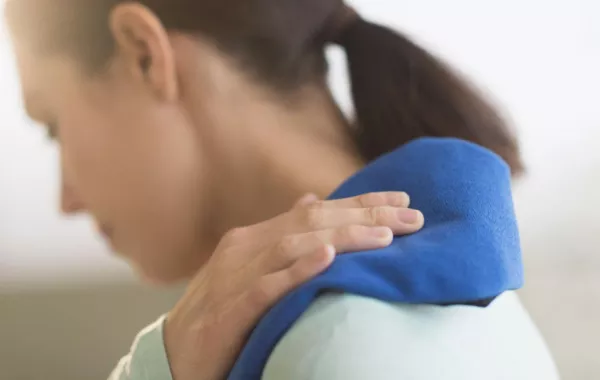  تيبس مفصل الكتف: الأسباب وطرق العلاج