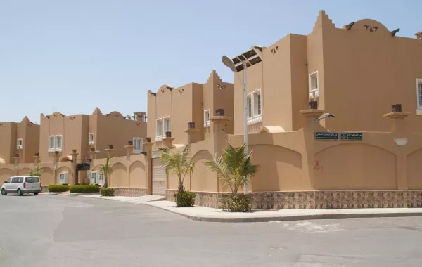 الإسكان توقع اتفاقية لبناء 9658 وحدة سكنية في جدة والدمام