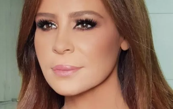 تالا ابنة كارول سماحة تغني لفيروز بالفيديو