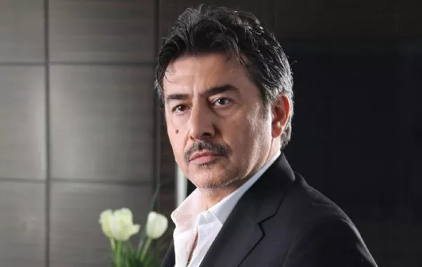 عابد فهد بين "دقيقة صمت" و"سامحني"